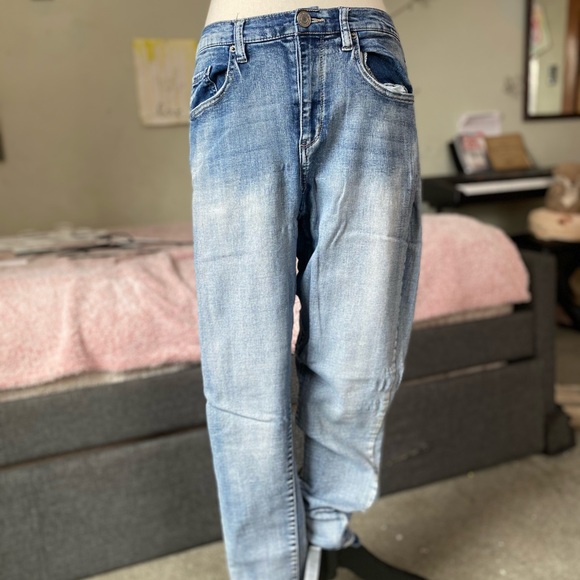 Light Wash Bleached High Waisted Jeans - Picture 3 of 3